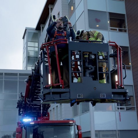 Eyjólfur Guðmundsson skrásetur lífsreynsluna ...