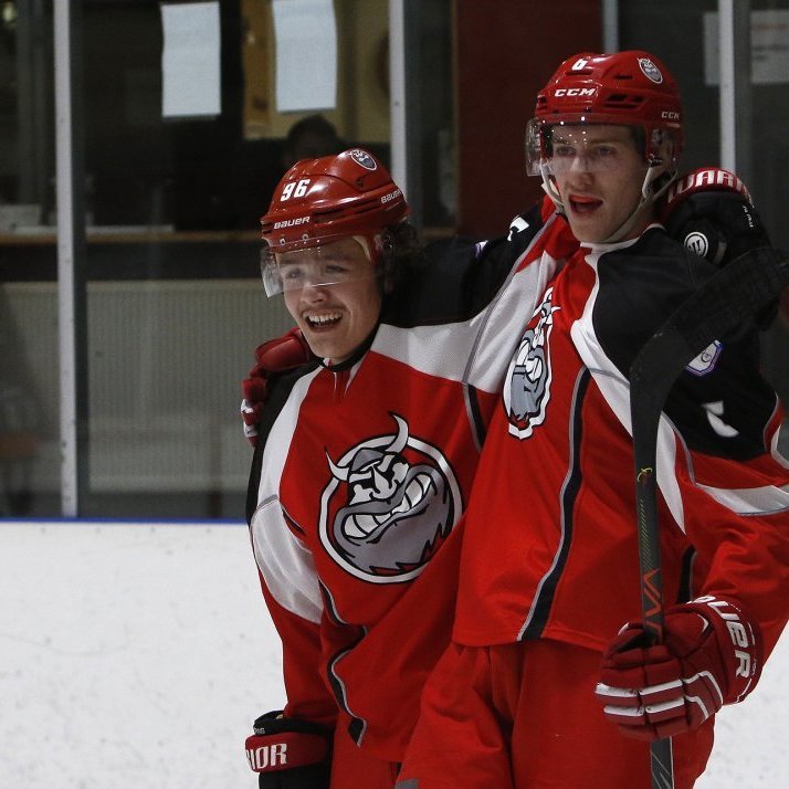 19. mars 2021 - SA Víkingar vinna Skautafélag Reykjavíkur 8:3 í Skautahöllinni á Akureyri og tryggja sér þar með deildarmeistaratitilinn þrátt fyrir að eiga þrjá leiki eftir. SA hefur unnið átta af níu leikjum vetrarins. Ljósmynd: Skapti Hallgrímsson.