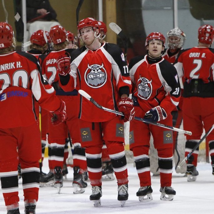 19. mars 2021 - SA Víkingar vinna Skautafélag Reykjavíkur 8:3 í Skautahöllinni á Akureyri og tryggja sér þar með deildarmeistaratitilinn þrátt fyrir að eiga þrjá leiki eftir. SA hefur unnið átta af níu leikjum vetrarins. Ljósmynd: Skapti Hallgrímsson.