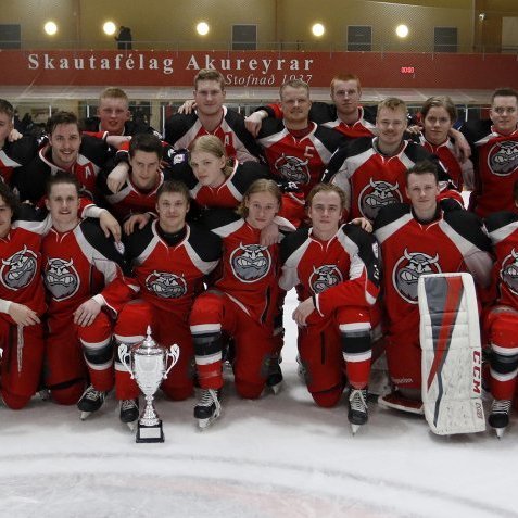 19. mars 2021 - SA Víkingar vinna Skautafélag Reykjavíkur 8:3 í Skautahöllinni á Akureyri og tryggja sér þar með deildarmeistaratitilinn þrátt fyrir að eiga þrjá leiki eftir. SA hefur unnið átta af níu leikjum vetrarins. Ljósmynd: Skapti Hallgrímsson.