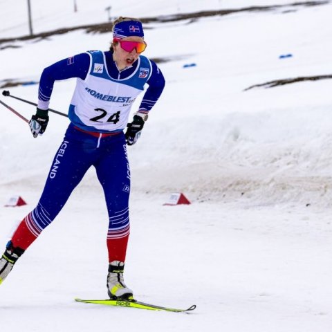 Kristrún Guðnadóttir í 15 km göngu – Ljósmynd: Ármann Hinrik ©