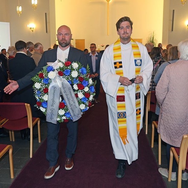 Sjómannadagur 2025. Trausti Jörundarson formaður Sjómannafélags Eyjafjarðar og Sindri Geir Óskarsson sóknarprestur í Glerárkirkju. Mynd: Þorgeir Baldursson