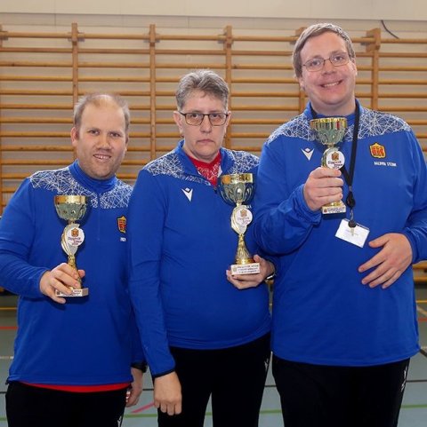 Þrjú efstu í einstaklingskeppninni. Frá vinstri: Ingvar Axel Gunnarsson (2), Helga Helgadóttir (1) og Baldvin Steinn Torfason (3). Ljósmynd: Þorgeir Baldursson