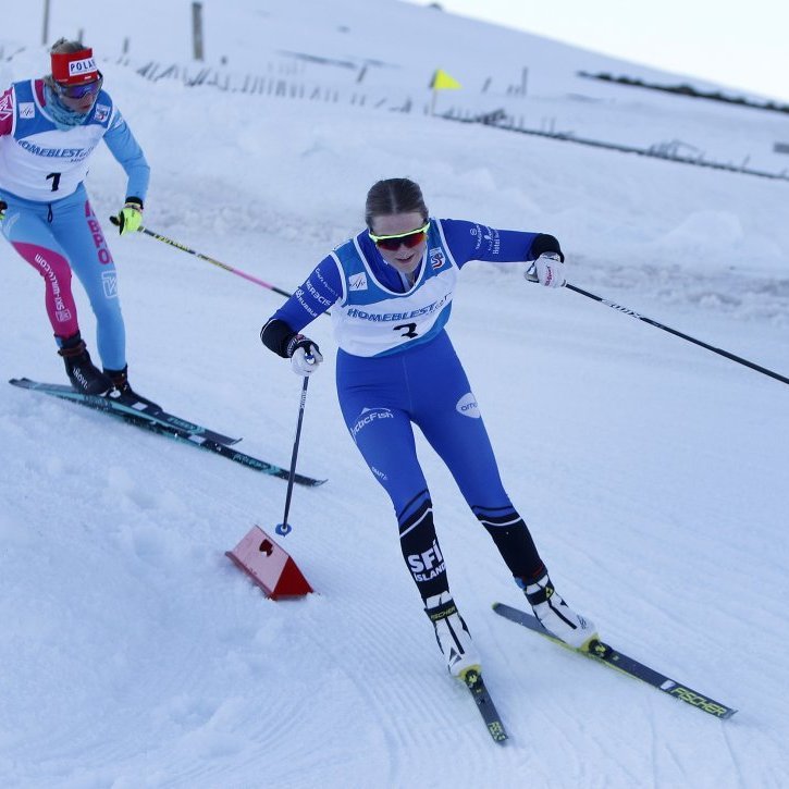 Linda Rós Hannesdóttir, Ísafirði og Iris Pessey frá Frakklandi (1), gestur á mótinu.