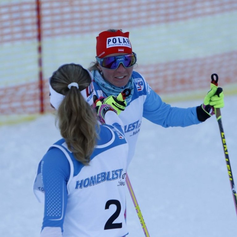 Takk! Gígja Björnsdóttir frá Akureyri og Iris Pessey hin franska.