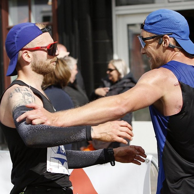 Keppendur komu allir í mark í göngugötunni í miðbænum. Ljósmynd: Skapti Hallgrímsson