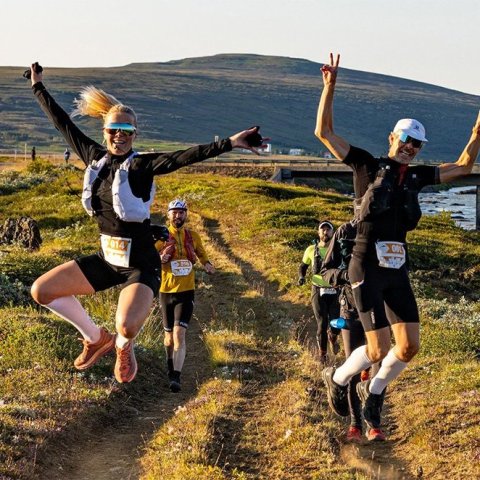 100 km hlaupararnir fóru af stað við Goðafoss. Ljósmynd: Ármann Hinrik