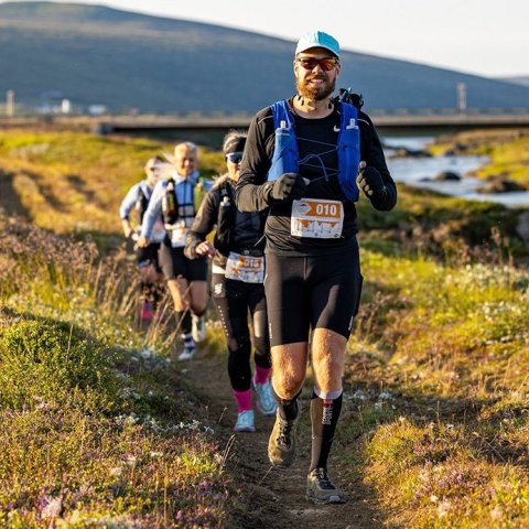 100 km hlaupararnir fóru af stað við Goðafoss. Ljósmynd: Ármann Hinrik