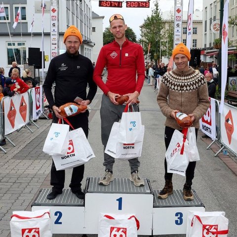 Þrír fyrstu í 100 km hlaupinu - Gyðjunni, frá vinstri. Jósep Magnússon (2), Jón Gunnar Gunnarsson (1) og Jens Kristinn Gíslason (3). Ljósmynd: Skapti Hallgrímsson