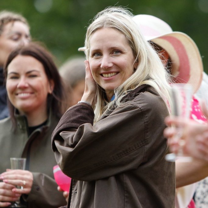 Sumarkjóla- og freyðivínshlaupið 2025. Ljósmyndari: Rakel Hinriksdóttir