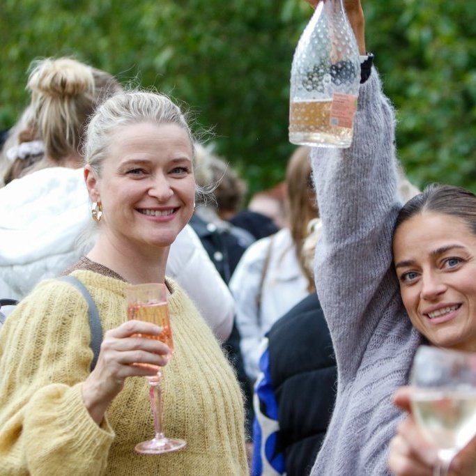 Sumarkjóla- og freyðivínshlaupið 2025. Ljósmyndari: Rakel Hinriksdóttir