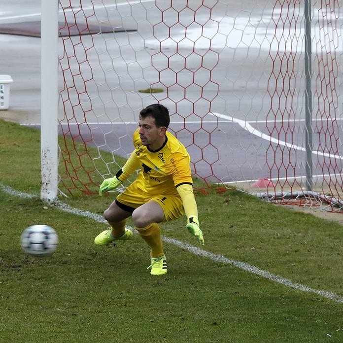 Þór - Afturelding 1:1 í 19. umferð Lengjudeildarinnar, 29. september 2020. Boltinn á leið í markið eftir vítaspyrnu Alvaro Montejo - Jon Tena Martinez kom engum vörnum við. Ljósmynd: Skapti Hallgrímsson