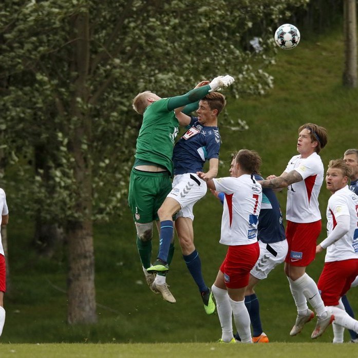 Þór - ÍBV 1:1 í 6. umferð Lengjudeildarinnar, 18. júlí 2020. Aron Birkir Stefánsson kýlir boltann í burtu. Ljósmynd: Skapti Hallgrímsson