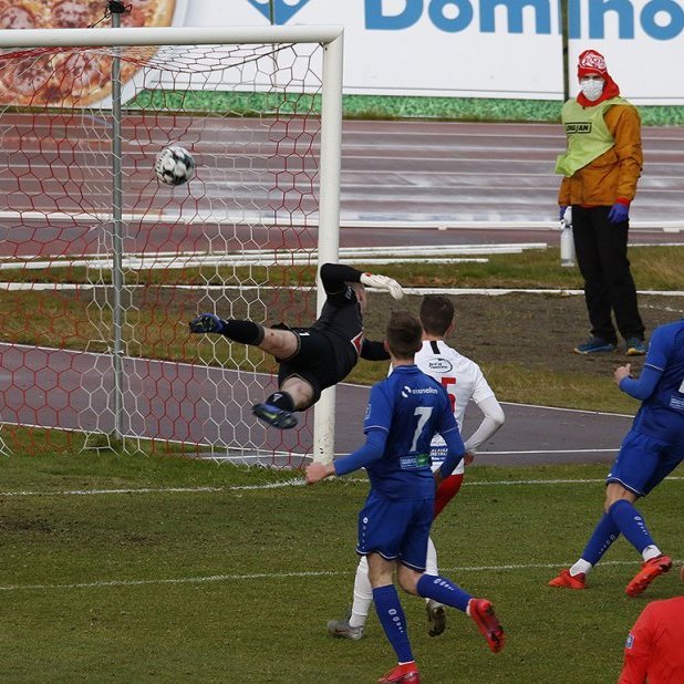 Þór - Víkingur, Ólafsvík 1:0 í 10. umferð Lengjudeildarinnar, 16. september 2020. Boltinn kominn í markið eftir aukaspyrnu Ólafs Arons Péturssonar langt úti á velli. Ljósmynd: Skapti Hallgrímsson