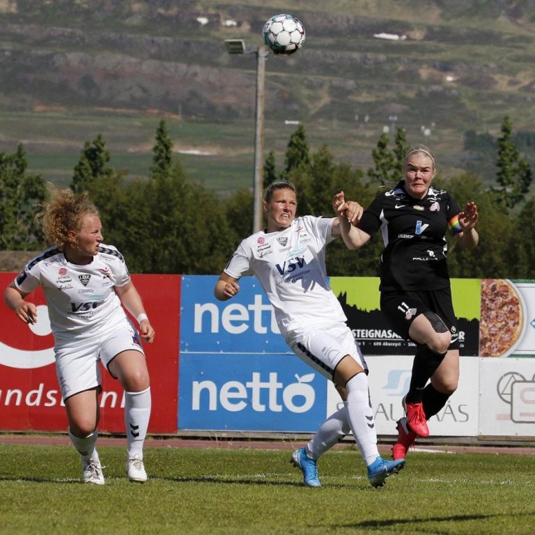 Þór/KA - ÍBV 4:0 í 2. umferð Pepsi Max deildarinnar, 20. júní 2020. Arna Sif Ásgrímsdóttir skorar með skalla af miklu harðfylgi. Ljósmynd: Skapti Hallgrímsson.