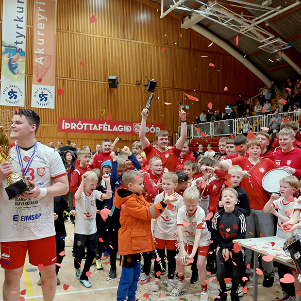 Þór - HK2 37:29 í lokaumferð Grill66 deildarinnar, næst efstu deildar Íslandsmótsins í handbolta. Þór sigrar þar með í deildinni og tryggir sér á ný sæti í efstu deild, Olísdeildinni. Mynd: Skapti Hallgrímsson