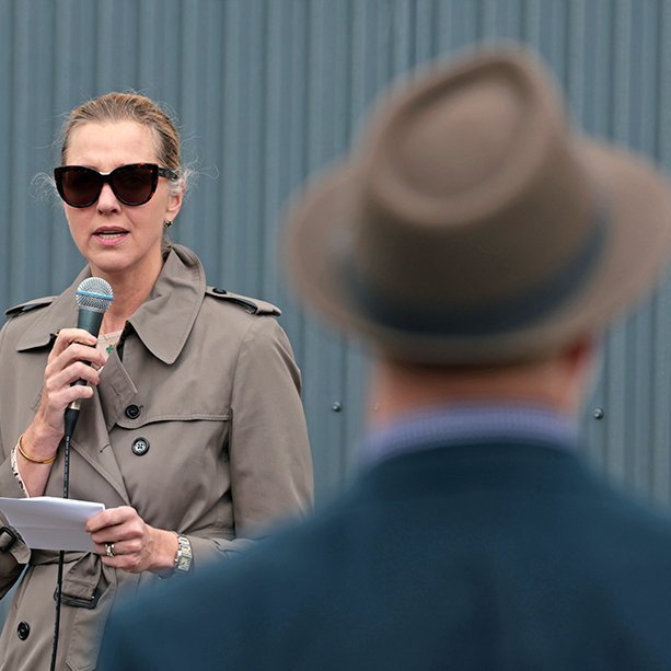 Sýningin „Fagur fiskur úr sjó“ opnuð í Iðnaðarsafninu í tilefni 80 ára afmælis Útgerðarfélags Akureyringa. Ásthildur Sturludóttir bæjarstjóri hélt ávarp. Mynd: Skapti Hallgrímsson