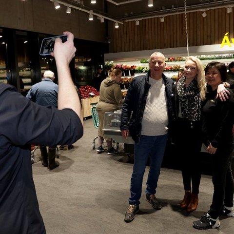 Krónubros! Ólafur Júlíusson vöruflokkastjóri, Guðrún Aðalsteinsdóttir framkvæmdastjóri Krónunnar og Fanney Kim Du gæðasérfræðingur varðandi ávexti og grænmeti.