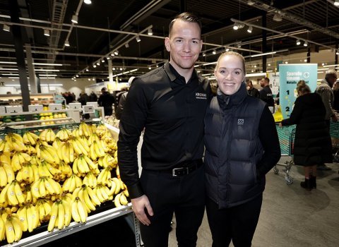 Bjarki Kristjánsson verslunarstjóri Krónunnar og kærastan hans, Ingunn Embla Kjartansdóttir.