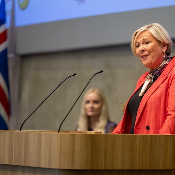 Halla Tómasdóttir, forseti Íslands, á útskriftarhátíð Vísindaskóla unga fólksins 2025 - Mynd: Axel Þórhallsson