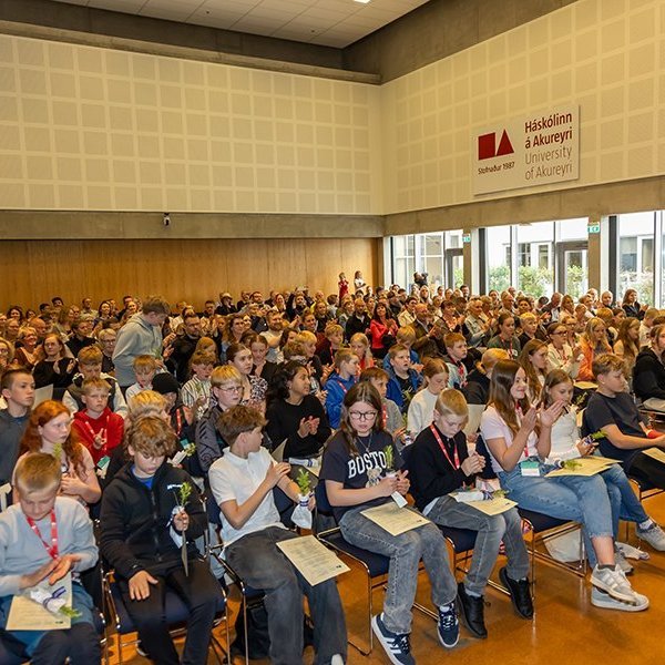 Útskriftarhátíð Vísindaskóla unga fólksins 2025 - Mynd: Axel Þórhallsson