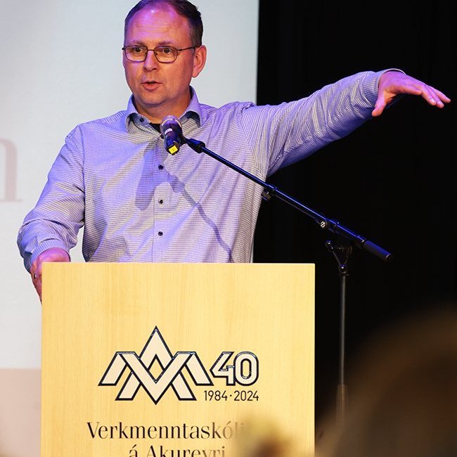 Guðjón Hreinn Hauksson, formaður Félags framhaldsskólakennara og stúdent frá VMA 1991, rifjaði upp liðna tíð. Mynd: Skapti Hallgrímsson