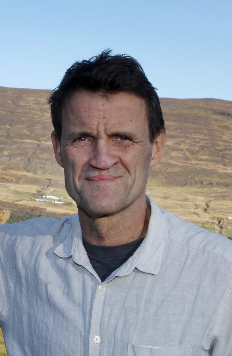 Vér svikarar
