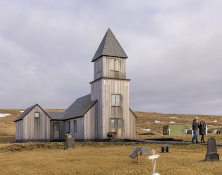 Miðgarðakirkja er að verða tilbúin eftir uppbyggingu. Mynd: vefsíða Akureyrarbæjar