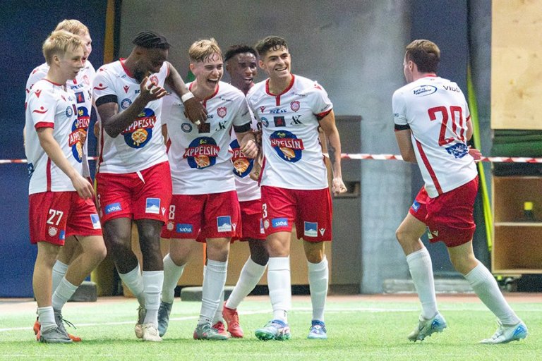 Þórsarar fagna marki Ibrahima Balde í fyrstu umferð Lengjudeildarinnar, þegar þeir gerðu 1:1 jafntef…