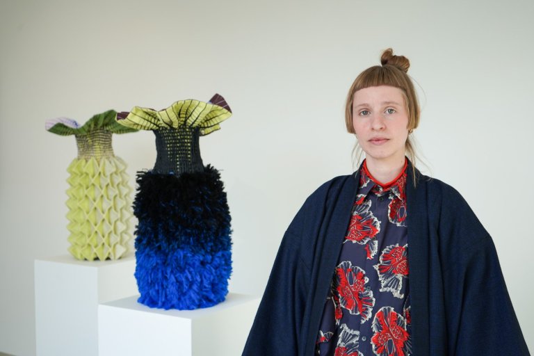 Emilie Palle Holm, textíllistakona frá Danmörku. Sýning verka hennar verður opnuð á Listasafninu á A…