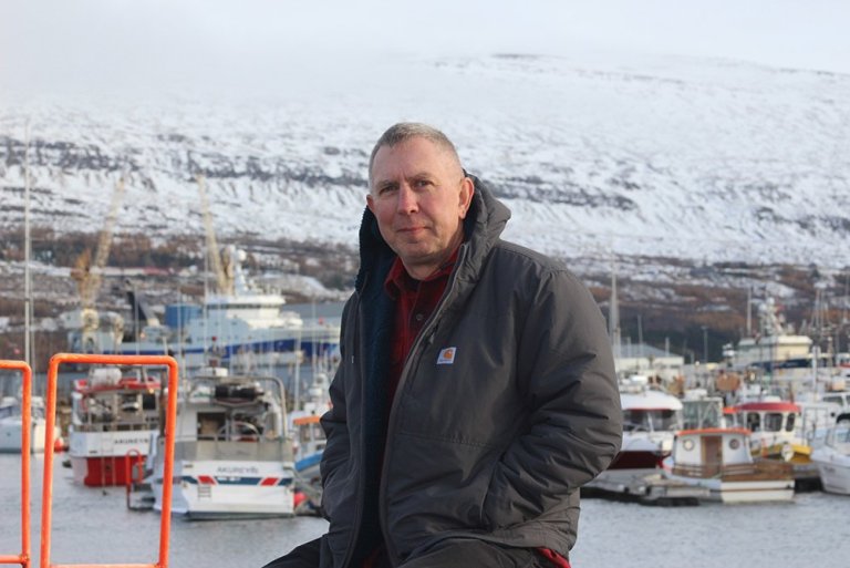Bandaríski sjómaðurinn George Schile á athafnasvæði Slippsins á Akureyri í haust. Ljósmynd: Jóhann Ó…