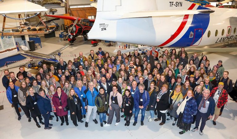 Safnafólk víðs vegar að í Flugsafni Íslands á Akureyri í vikunni.