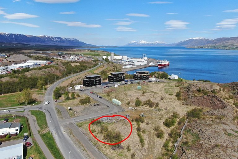 Hjúkrunarheimilið verður þar sem rauði hringurinn er dreginn, á horni Krossanesbrautar og Þursaholts…